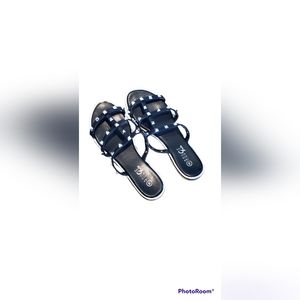 Strappy Flat Sandals, size 8